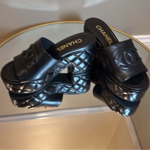 CHANEL DAD 25A CC logo Quilted Lambskin leather Platform Mules Sz 39 - Picture 4 of 17